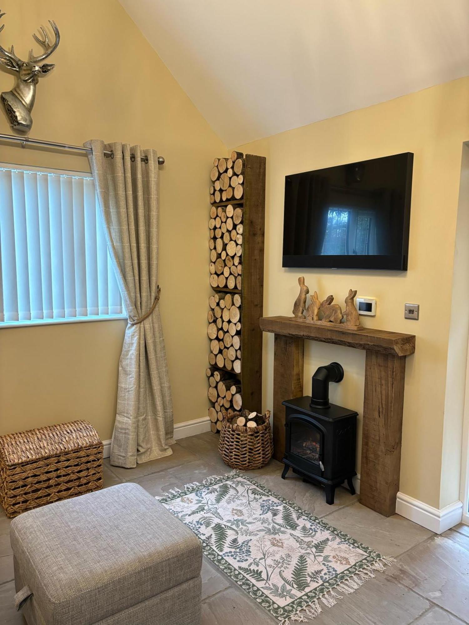 Mulberry House Farm Mulberry Lodge Chippenham  Dış mekan fotoğraf